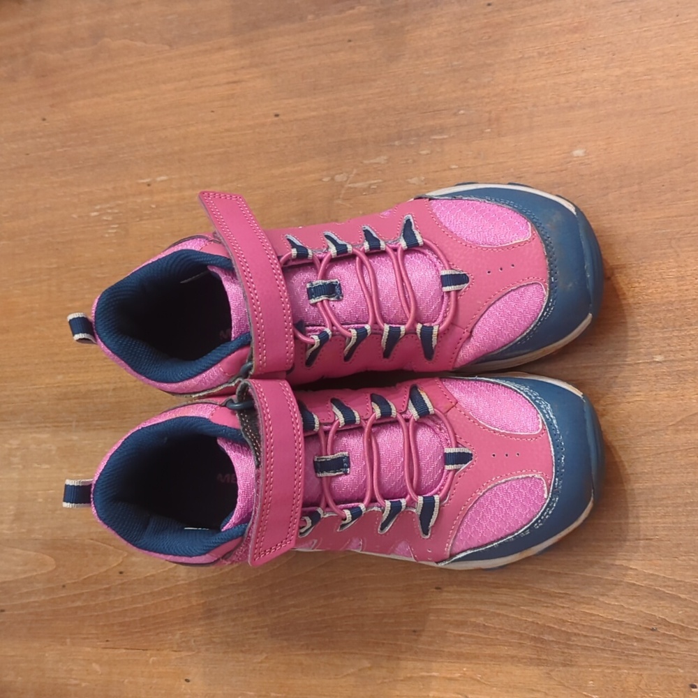 Girl's Merrell hiking boots - youth 4.5